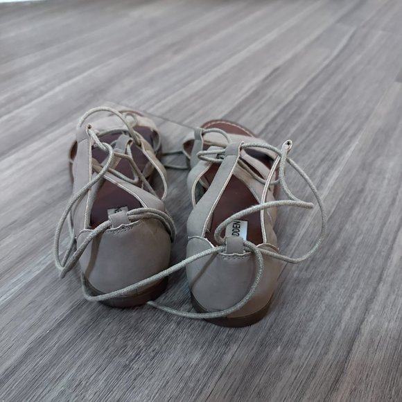 Steve Madden Sanndee Taupe Nubuck Leather Flat Gladiator Sandals - 7M - Picture 9 of 10